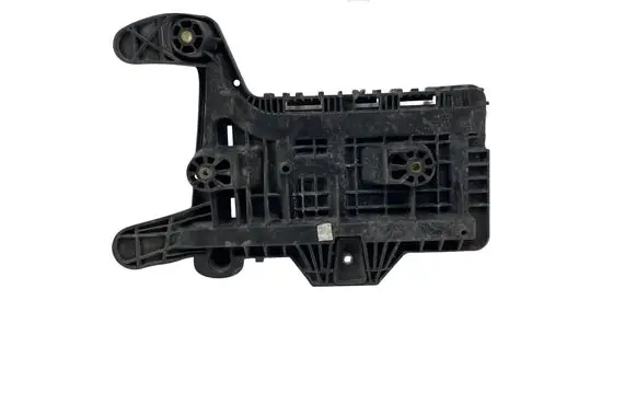 Volkswagen PASSAT B6 Battery box tray 1K0915333