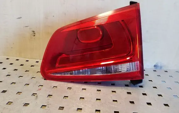 Volkswagen Touareg II Tailgate rear/tail lights 89090230A