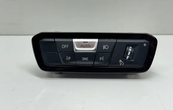 BMW 8 G15 Light switch 9471948 61319471948 5A16B09