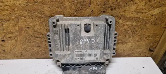 Opel Zafira B Engine control unit/module 0281013593 55205621