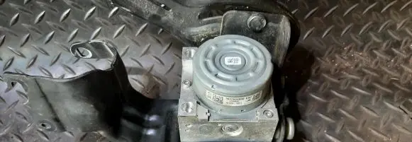 Peugeot 208 ABS Pump 9822654880