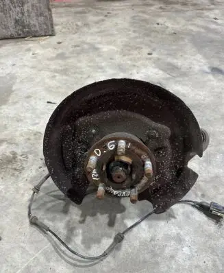Rear wheel hub