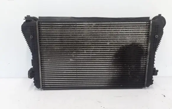 Volkswagen Caddy Intercooler radiator 1K0145803E