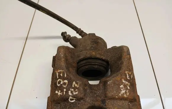 BMW 1 E81 E87 Front brake caliper