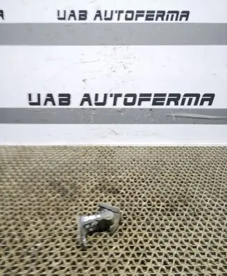 Seat Ibiza IV (6J,6P) Front door upper hinge 8K0831402F