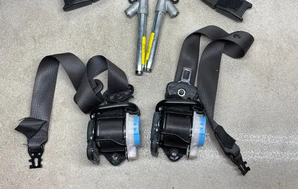 Opel Insignia A Set of seat belts 502jj8t31r 502jj8u295 99613197p4p
