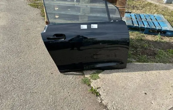 BMW i3 Front door 00010