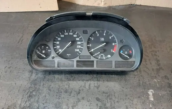 BMW 5 E39 Speedometer (instrument cluster) 8381195 62118381195