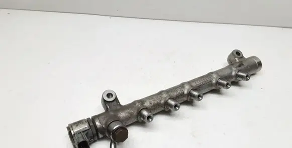Volvo S60 Fuel main line pipe 31303612