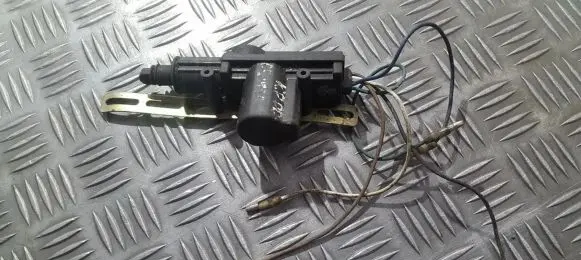 Opel Calibra Central locking vacuum pump 