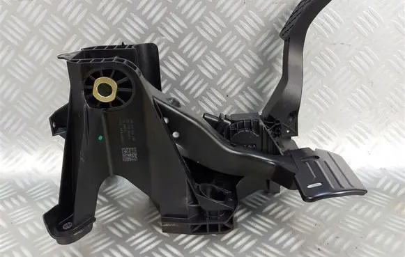 Volkswagen Golf VII Pedal assembly 5Q1723058BJ