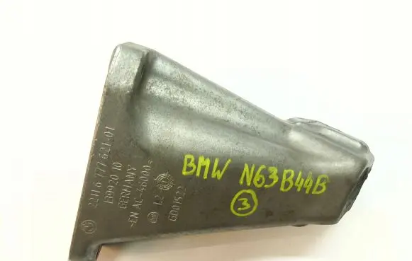 BMW 5 F10 F11 Engine mounting bracket 6777621