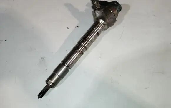 Audi A6 S6 C7 4G Fuel injector 04L130277AE 0445110471