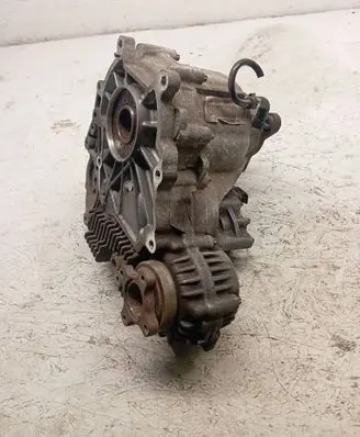 BMW 3 E90 E91 Gearbox transfer box case 7548666 100106 13774410