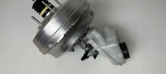 Land Rover Discovery Sport Master brake cylinder J9C32B195AB