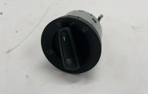 Skoda Fabia Mk3 (NJ) Light switch 5E0941431G