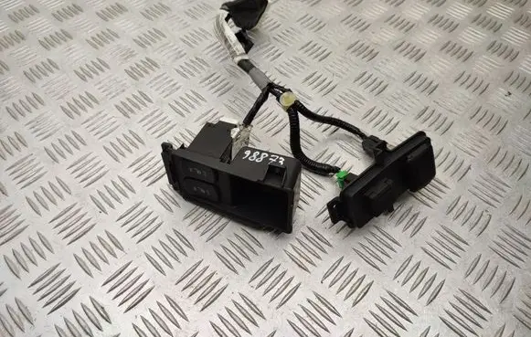 Honda CR-V AUX in-socket connector 83416swau310m1 32104swag004