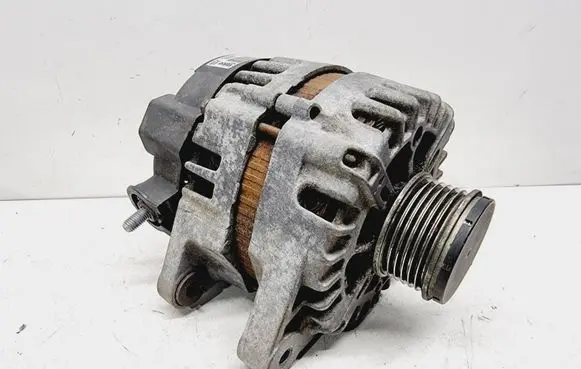 KIA Sportage Generator/alternator 373002F100