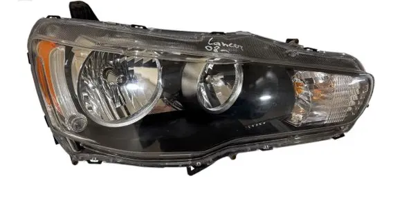 Mitsubishi Lancer VIII Headlight/headlamp