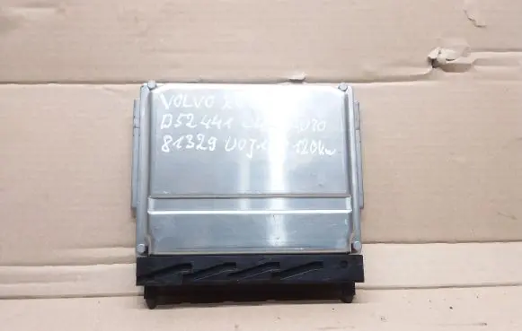 Volvo XC90 Engine control unit/module 30637733A 0281011078