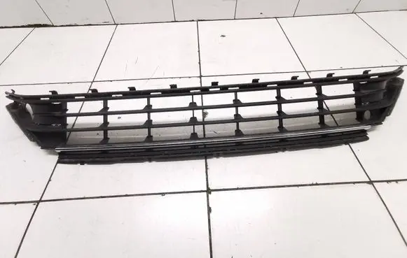 Front bumper lower grill