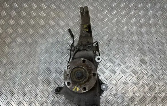 BMW 5 F10 F11 Front wheel hub 