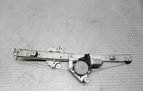 Suzuki Grand Vitara II Front door window regulator with motor 8346065J00