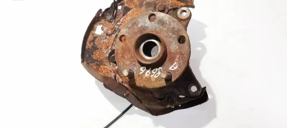 Subaru B9 Tribeca Front wheel hub