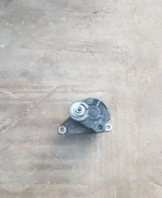 Volvo XC70 Alternator belt tensioner 