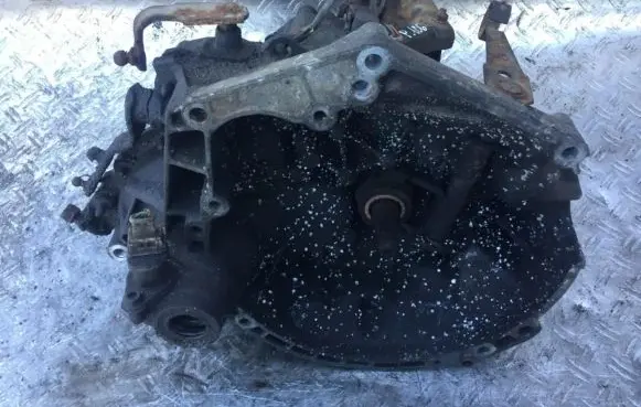 Peugeot 106 Manual 5 speed gearbox 20cc44