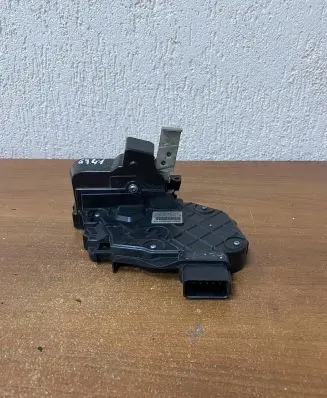 Ford Galaxy Coupe door lock (next to the handle) 6M2AR21813CA 961017