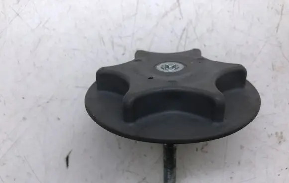 Nissan X-Trail T31 Spare wheel bolt 