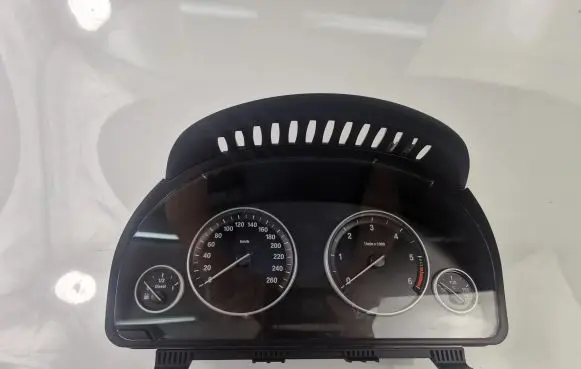 BMW 5 F10 F11 Speedometer (instrument cluster) 6844009