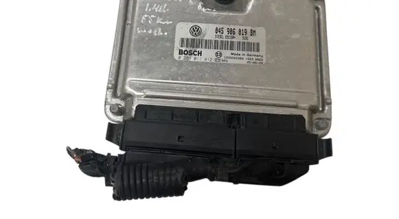 Skoda Fabia Mk2 (5J) Engine control unit/module 045906019BM 1039S02900 0281011412