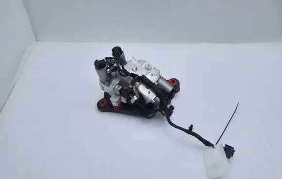 BMW 5 F10 F11 Air suspension compressor 6775258 10641010