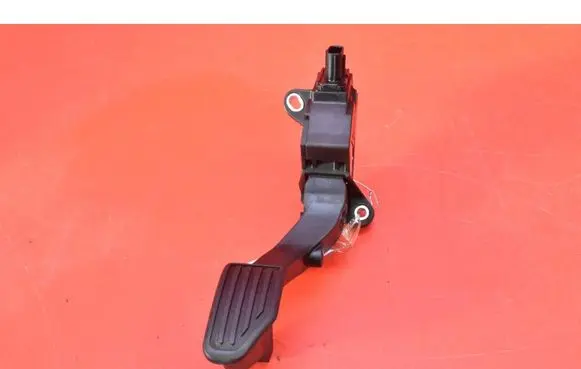 Toyota Yaris Accelerator throttle pedal 781100D110