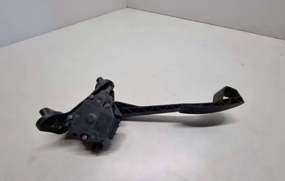 Volvo V70 Accelerator throttle pedal 9496822 D170 00776922