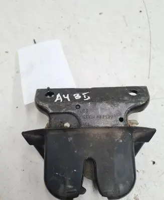 Audi A4 S4 B5 8D Tailgate/trunk/boot lock/catch/latch 8D9827520A