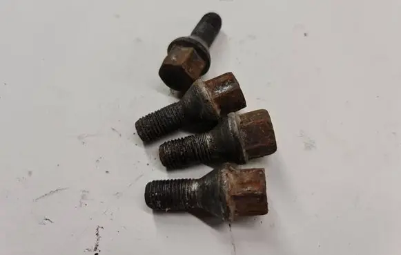 Fiat Grande Punto Nuts/bolts 