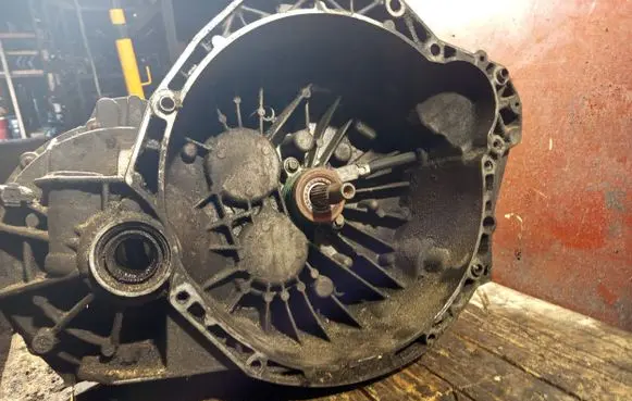 Renault Master II Manual 6 speed gearbox PF6