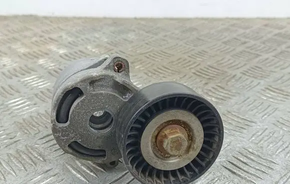 Toyota GT 86 Generator/alternator belt tensioner
