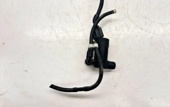 Volvo V50 Windscreen/windshield washer pump 1S7117K624FE T655C