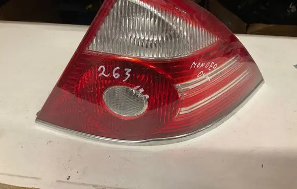 Ford Mondeo Mk III Rear/tail lights 3S7113404A