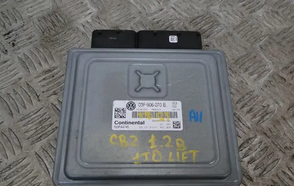 Volkswagen Touran II Other control units/modules 03F906070B
