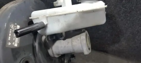 Mazda 323 F Master brake cylinder 41230030