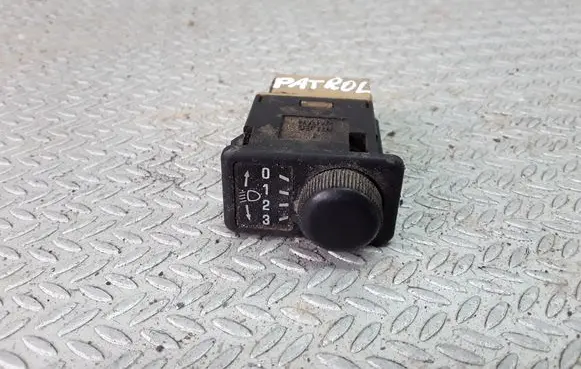 Nissan Patrol Y61 Headlight level height control switch