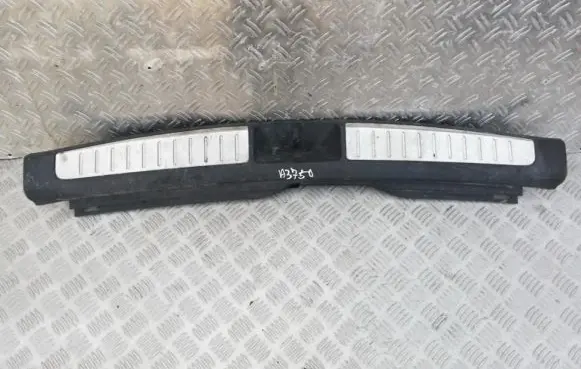 Toyota Avensis T250 Other trunk/boot trim element 5838705090 58387-05090