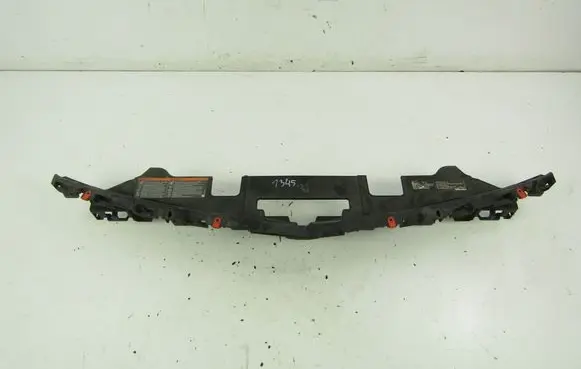 Opel Insignia A Front bumper mounting bracket 13250567
