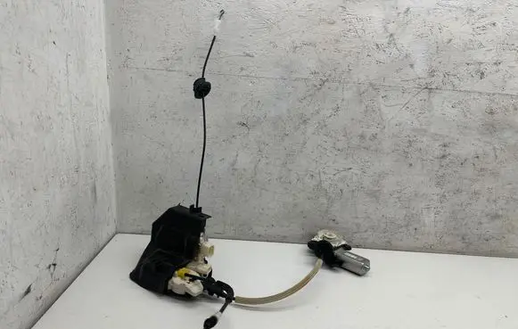 Audi A8 S8 D4 4H Front door lock 