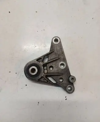 Volvo V60 Engine mount bracket 31262936